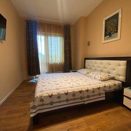 Apartment On Dragomirova Kijev Kültér fotó