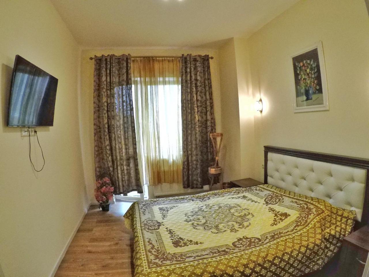 Apartment On Dragomirova Kijev Kültér fotó